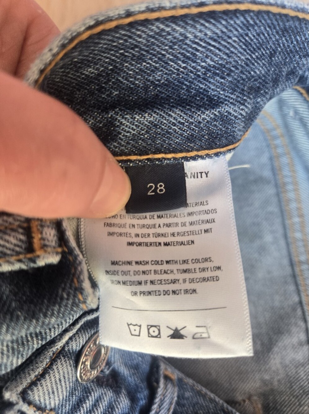 Citizens Of Humanity Dark Blue Frayed Hem Denim Shorts - Picture 8 of 10
